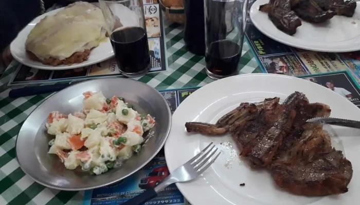 Punto Y Aparte -  Comida Y Bebida - Libertad