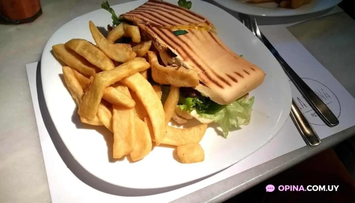 Ramona Centro -  Sandwich De Bistec - Montevideo