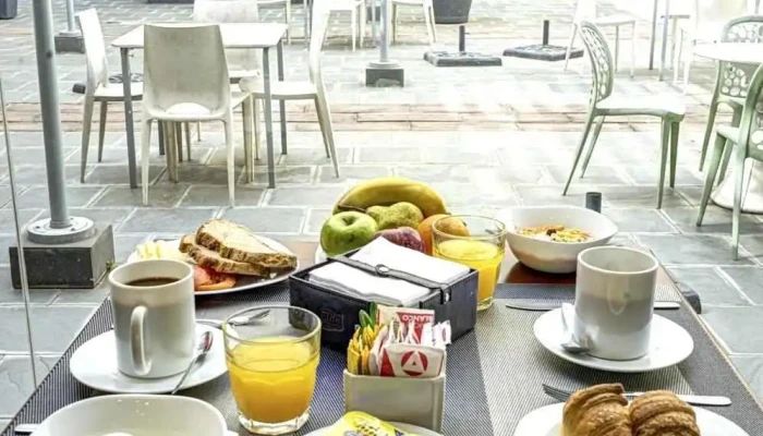 Regency Way Montevideo Hotel -  Comida Y Bebida - Montevideo