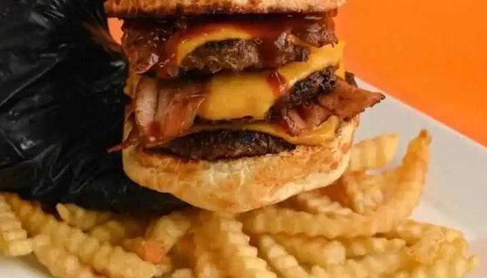 Reina Burger -  Papas Fritas - Atlántida