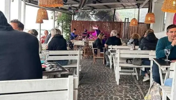 Reina Cafe Bar Ambiente - Col. del Sacramento