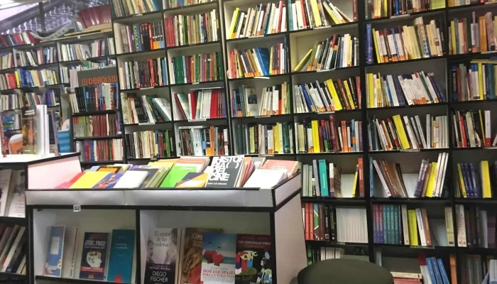 Renart Libros -  Estante De Libros - Montevideo