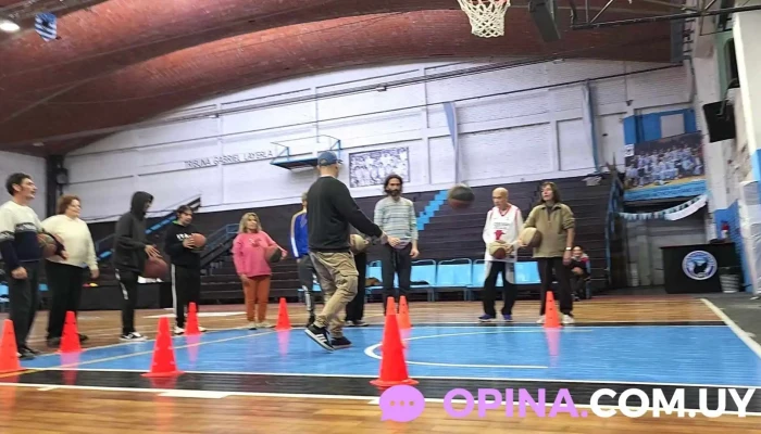 Residencial Psiquiatrico El Tren De La Amistad -  Videos - Montevideo