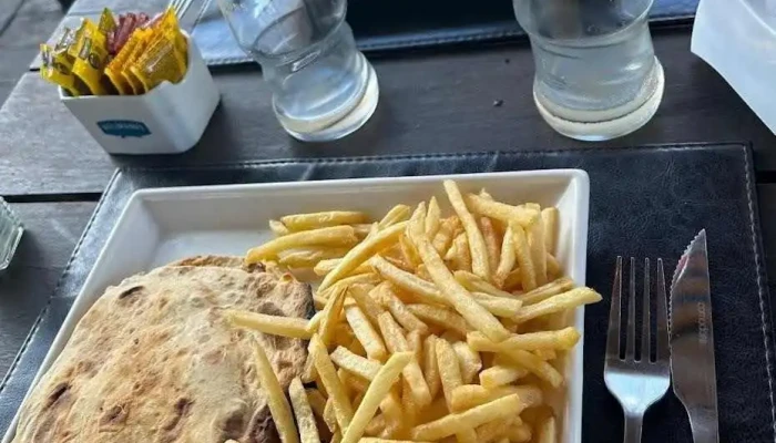 Restaurant Bar Upalala Club Sandwich - La Paloma