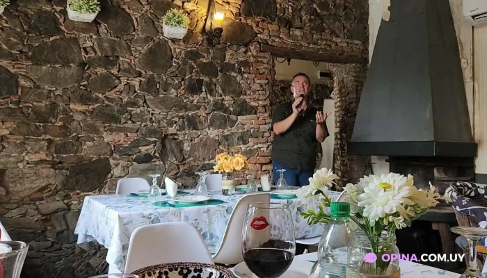 Restaurant Parillada Amor Amor -  Videos - Col. del Sacramento