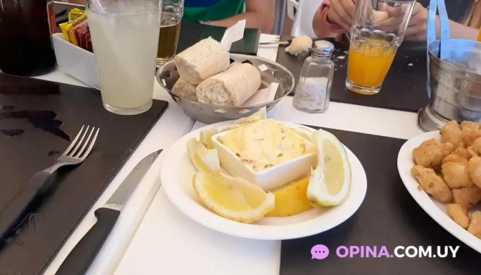 Restaurant Yoyo -  Videos - Piriápolis