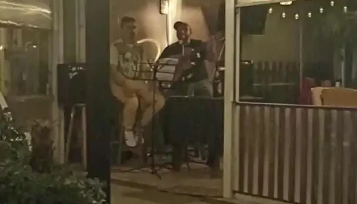 Restaurante El Pique Videos - Los Cerrillos