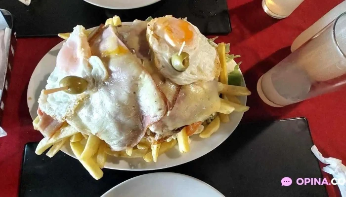 Restaurante La Nueva Querencia -  Comida Y Bebida - Durazno