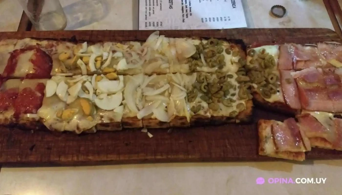 Restaurante Las Cruces -  Pizza - Montevideo