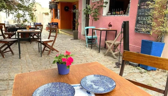 Restaurante Pasaje Las Flores -  Ambiente - Col. del Sacramento