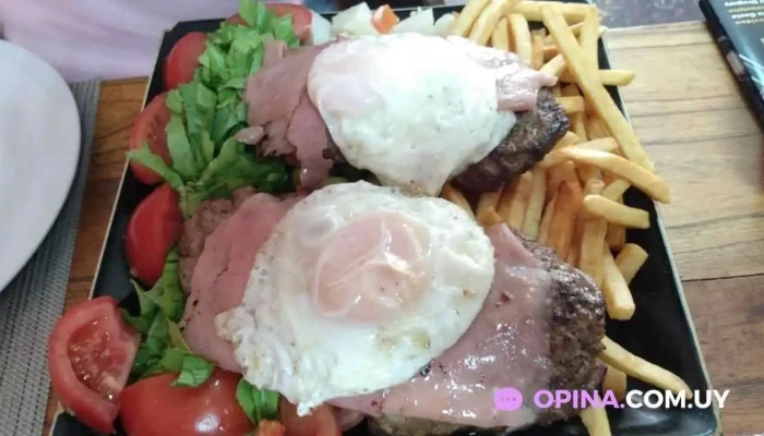 Restaurante Viejo Tonn -  Comida Y Bebida - Nueva Palmira