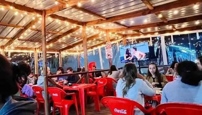 Restaurante Y Pizzeria Los Pelados Ambiente - Rocha