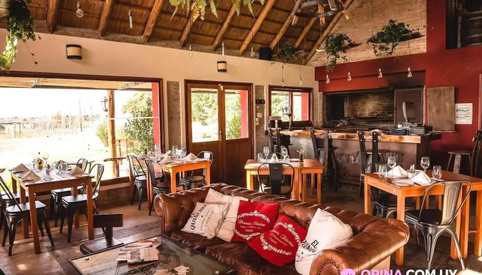 Restoran Pueblo Tannat Ambiente - Carmelo