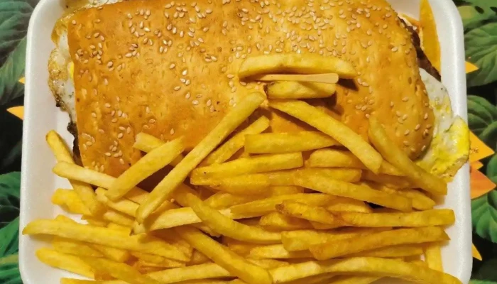 Restorant La Plaza -  Comida Y Bebida - Melo