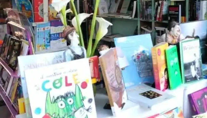 Ria Libre   Libreria Interior - Carmelo