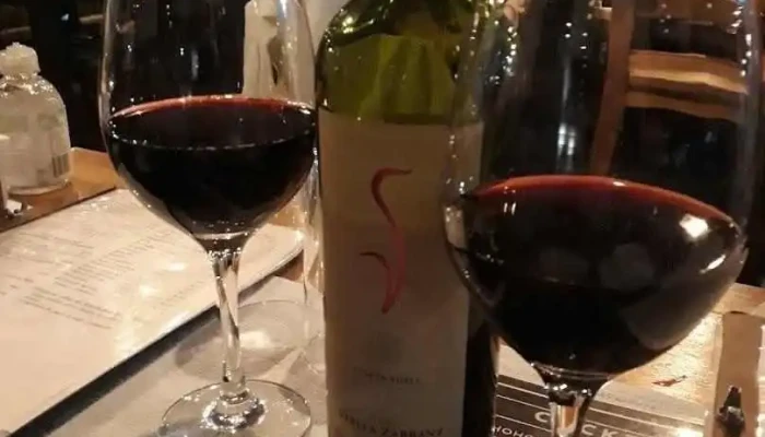 Rincon Del Aguila Vino Tinto - Villa Argentina