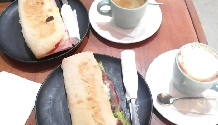 Robusta Cafe Comentario 4 - Montevideo