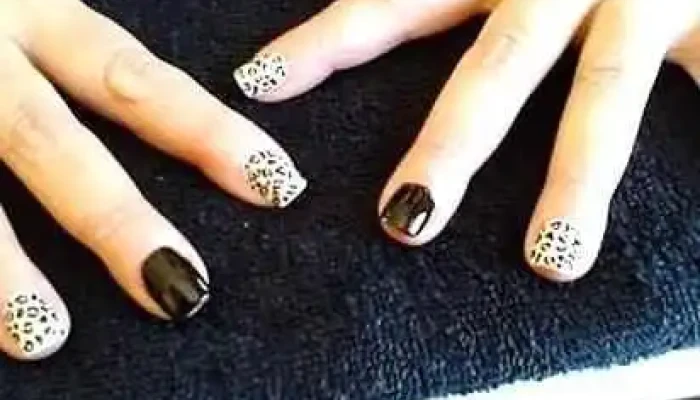 Romina Oviedo Podologia Y Manicuria -  Horario - Montevideo