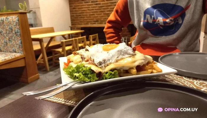 Ronda Restaurante -  Comidas Y Bebidas - Mercedes