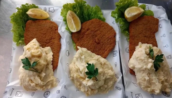 Rotiseria El Nuevo Petroleo Comida Y Bebida - La Floresta