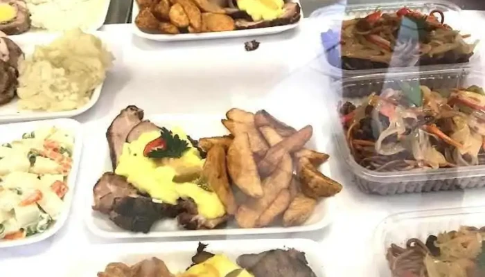 Rotiseria Mucho Gusto Comida Y Bebida - Punta del Este