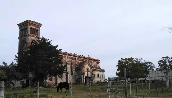 Ruinas De La Catedral De Piriapolis -  Opiniones - Piri&aacute;polis