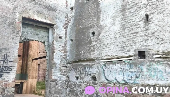 Ruinas De La Catedral De Piriapolis -  Videos - Piri&aacute;polis