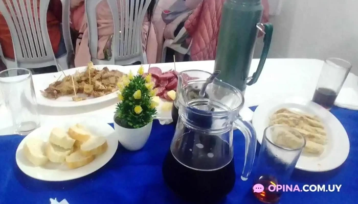 Salon De Fiesta El Jardin Comidas Y Bebidas - Montevideo