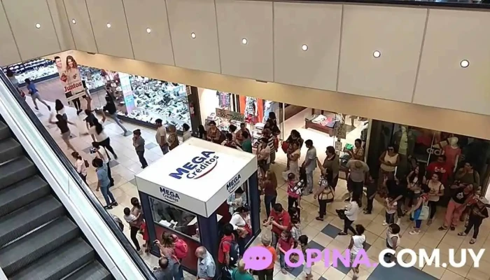 Salto Shopping Terminal Interior - Salto