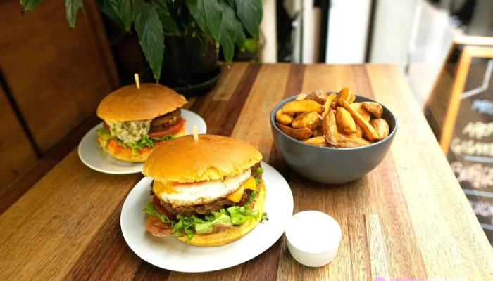 Seis -  Hamburguesa - Montevideo