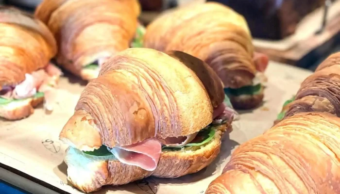 Selva Cafe Libros Del Propietario - Canelones