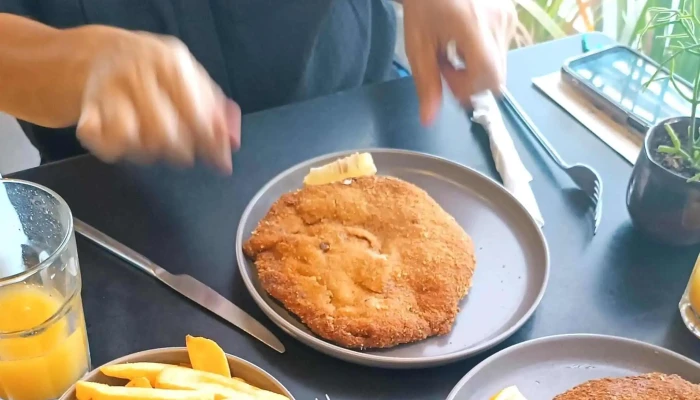 Selva Cafe Libros Fotos - Canelones