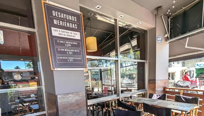 Sirocco -  Comentario 5 - Montevideo