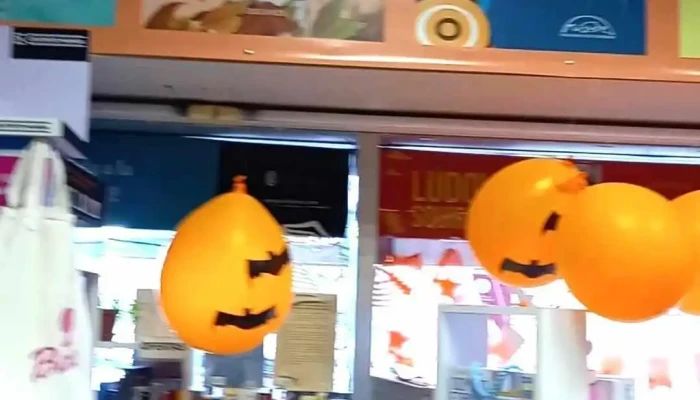 Sitio Del Lector -  Estante De Libros - Montevideo