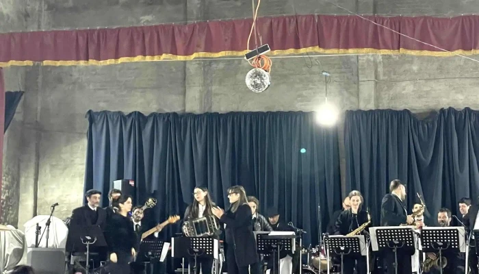 Sociedad Italiana La Paz -  Comentario 1 - La Paz