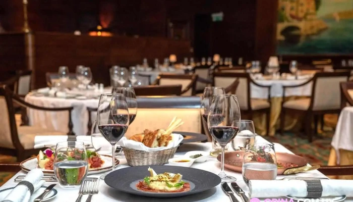 St Tropez Comida Y Bebida - Punta del Este