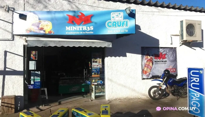 Supermercado Minitr3s -  Estacionamiento - Villa del Carmen