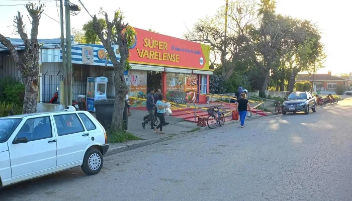 Supermercado Super Varelense -  Comentario 1 - José Pedro Varela