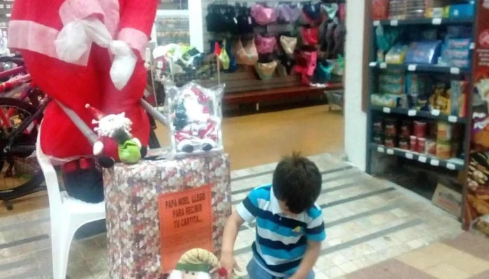 Supermercados El Dorado -  Interior - Pan de Azúcar