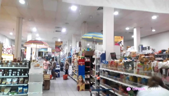 Supermercados El Dorado -  Interior - San Carlos