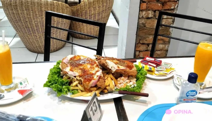 Tango Restaurante -  Comida Y Bebida - Chuy