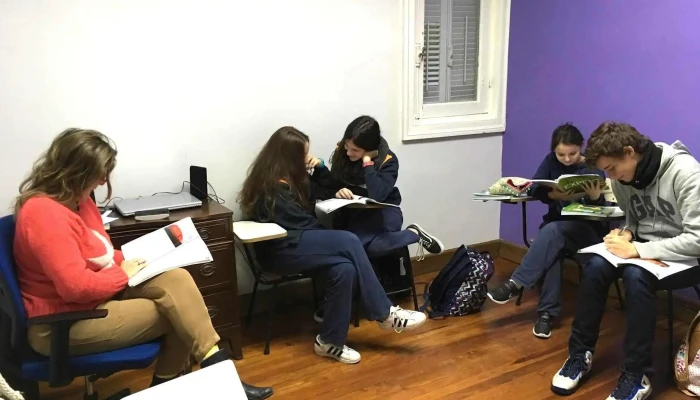 The English Institute -  Comentarios - Montevideo