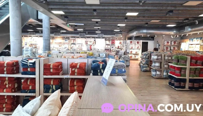 Tiendas Montevideo - 11400 Montevideo