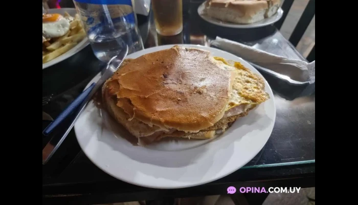 Trailer Plaza -  Comida Reconfortante - Rocha