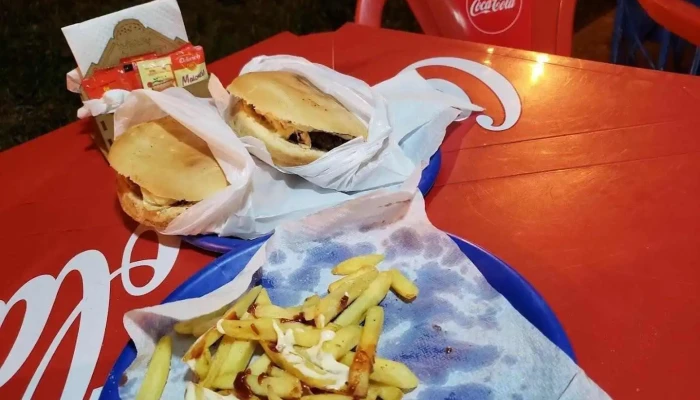 Trailer Quique Cris Comida Reconfortante - Rivera