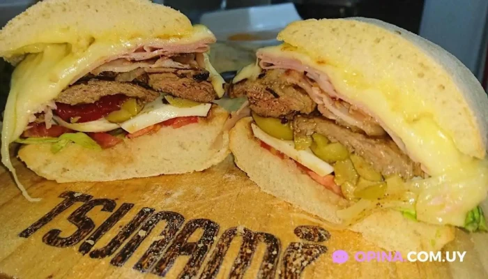 Tsunami La Paloma Sandwich Cubano - La Aguada y Costa Azul