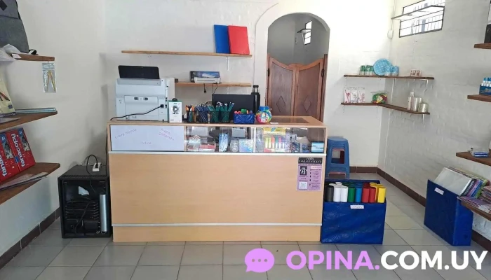 Universo Papeleria Interior - Col. del Sacramento