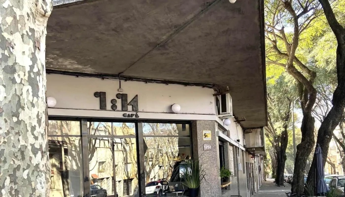 Uno Catorce Cafe Comentario 1 - Montevideo
