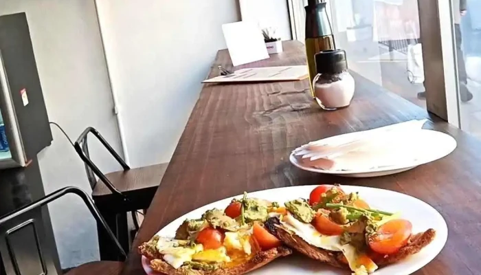 Urbana Cafe Y Resto -  Comidas Y Bebidas - Montevideo