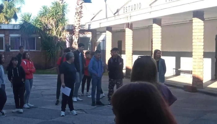 Utu Colonia Del Sacramento -  Direccion - Col. del Sacramento